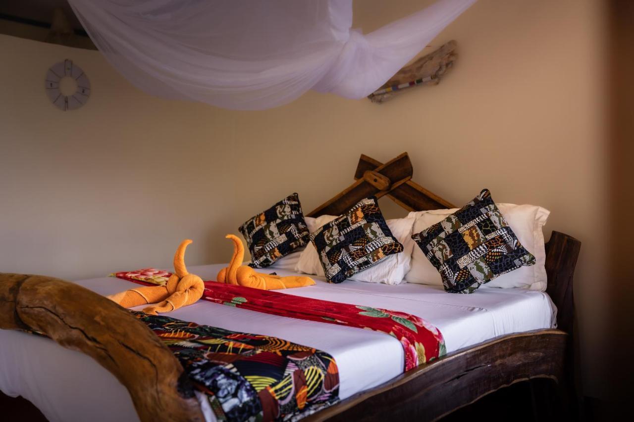 Lake Natron Maasai Giraffe Eco Lodge And Camping Mtowabaga Dış mekan fotoğraf