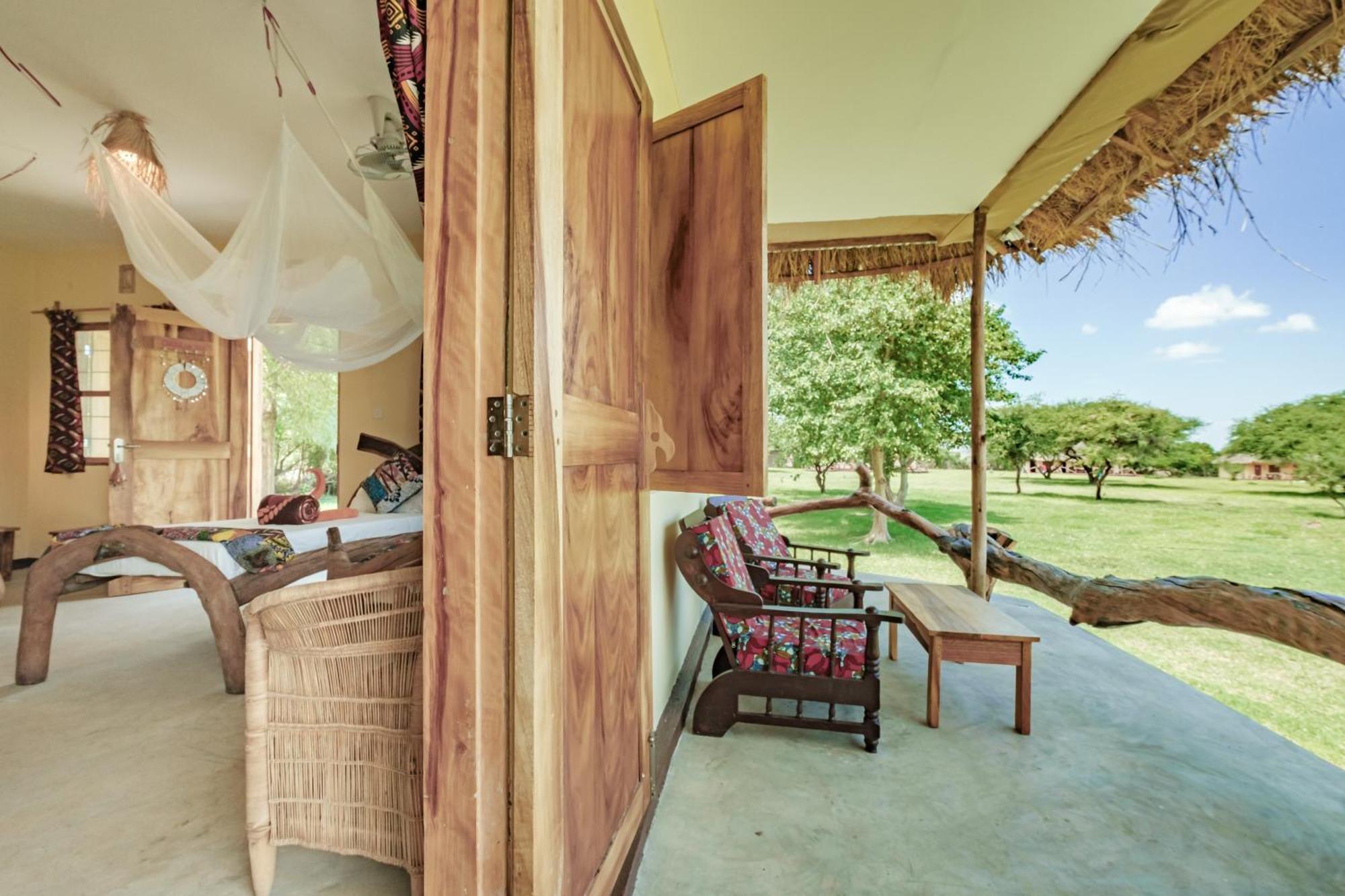Lake Natron Maasai Giraffe Eco Lodge And Camping Mtowabaga Dış mekan fotoğraf
