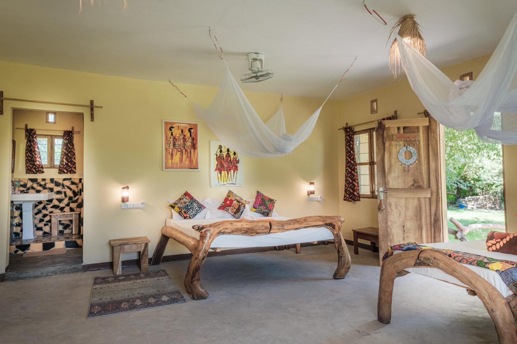 Lake Natron Maasai Giraffe Eco Lodge And Camping Mtowabaga Dış mekan fotoğraf
