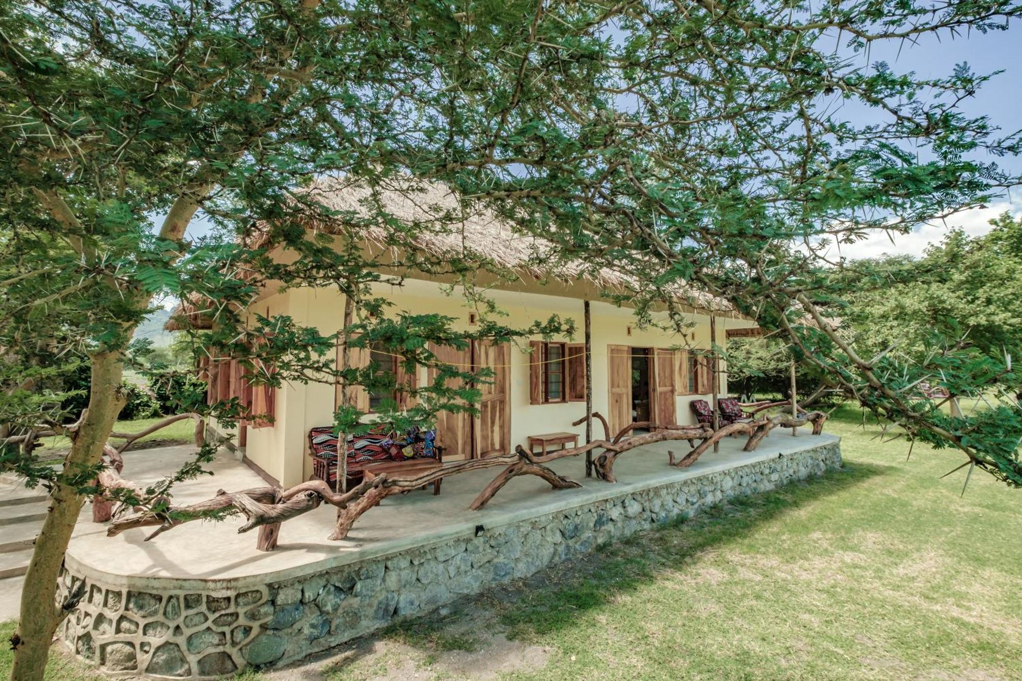 Lake Natron Maasai Giraffe Eco Lodge And Camping Mtowabaga Dış mekan fotoğraf