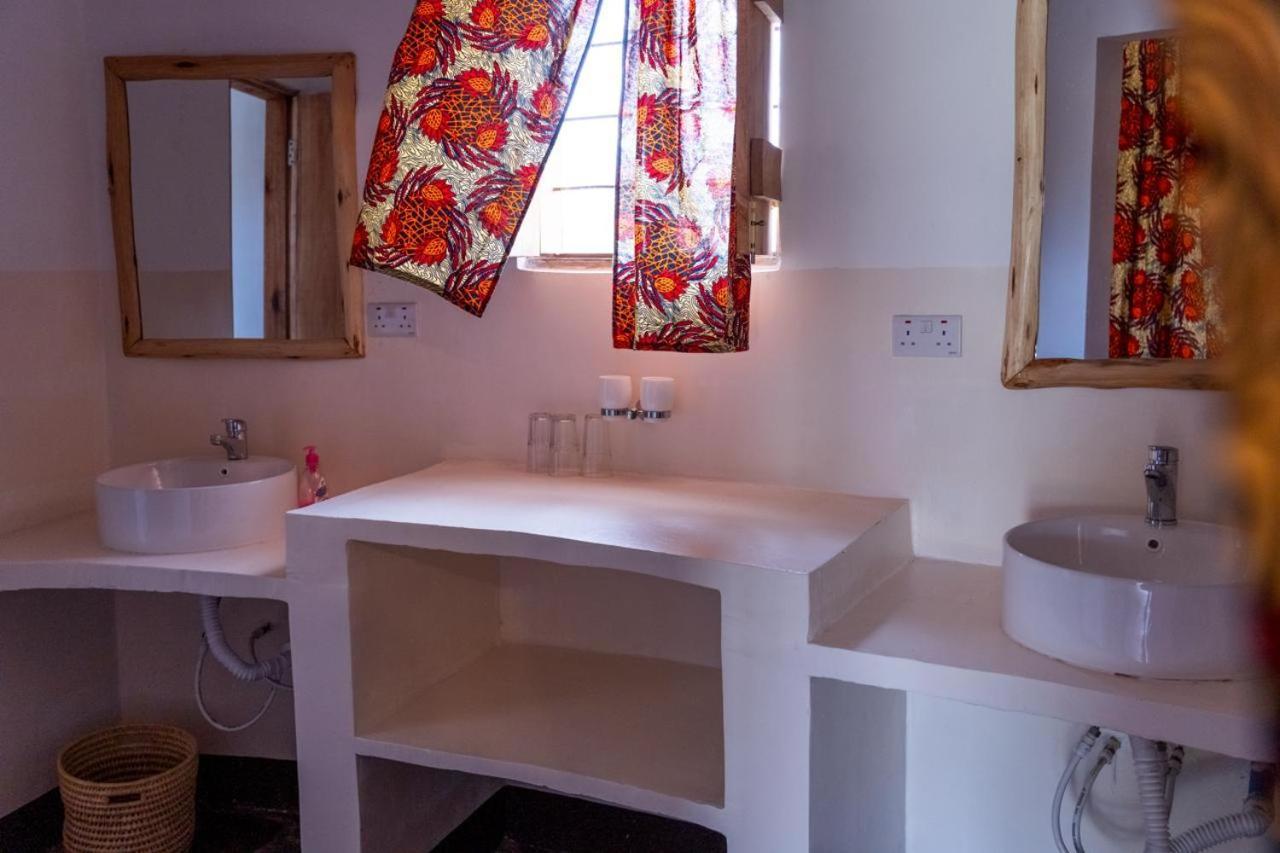 Lake Natron Maasai Giraffe Eco Lodge And Camping Mtowabaga Dış mekan fotoğraf