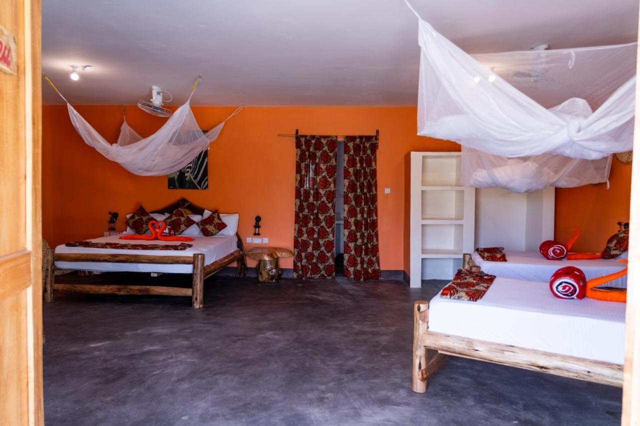 Lake Natron Maasai Giraffe Eco Lodge And Camping Mtowabaga Dış mekan fotoğraf